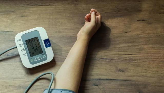 你知道老人血压多少正常呢？注意这个数值，超过65岁的更要注意！