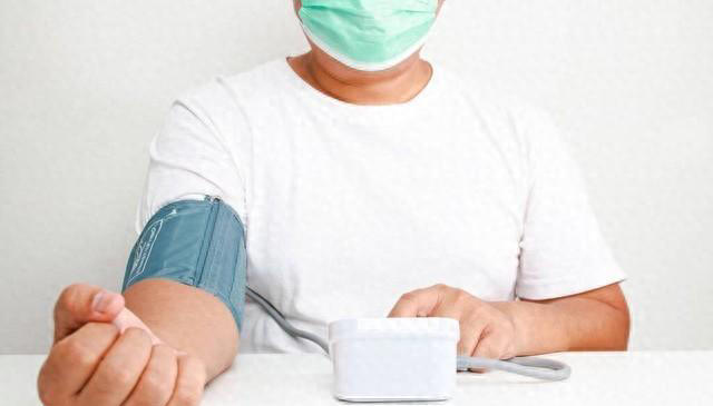 脂肪肝患者治疗时要避免四种错误行为，否则可能适得其反！