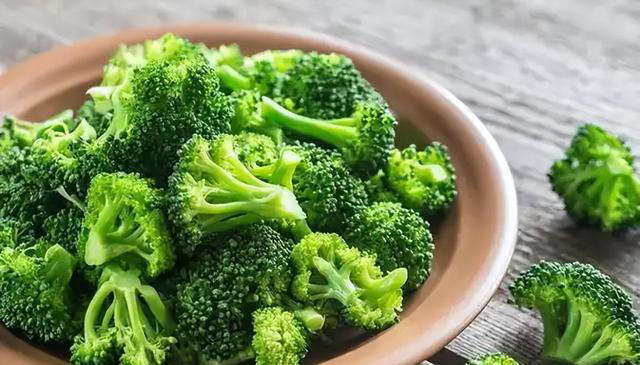 劝告：肝脏欠佳的人，无论有无治疗，4类食物要多吃，养护肝功能