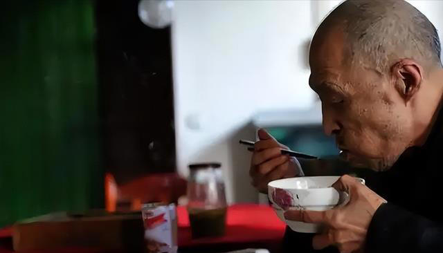 劝告：肝脏欠佳的人，无论有无治疗，4类食物要多吃，养护肝功能