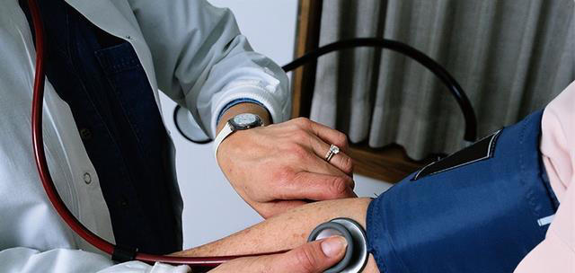 医生提醒：4种青菜高血压要少吃，小心让血压上涨，喜欢也要注意