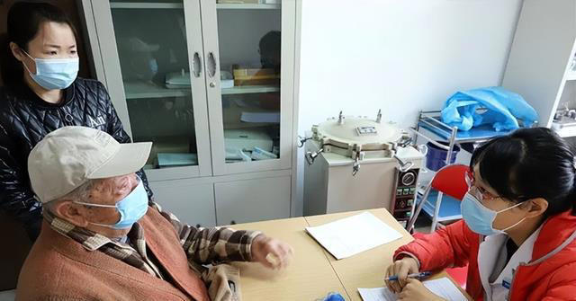 医生提醒：4种青菜高血压要少吃，小心让血压上涨，喜欢也要注意