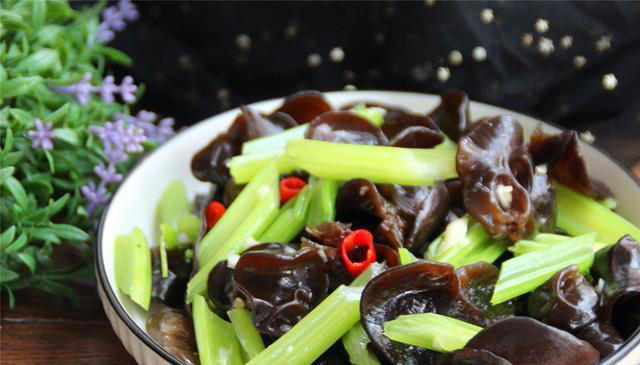 人过50岁，这三种菜要轮流着吃，对心脑血管有好处，要提前预防