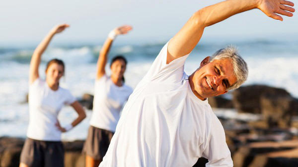 长期散步能把4种病“走没”？提醒：55岁以后，散步时牢记这几点