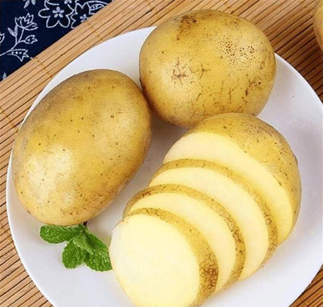 血糖飙升真凶现身，管好糖尿病，这3种家常食物要少吃