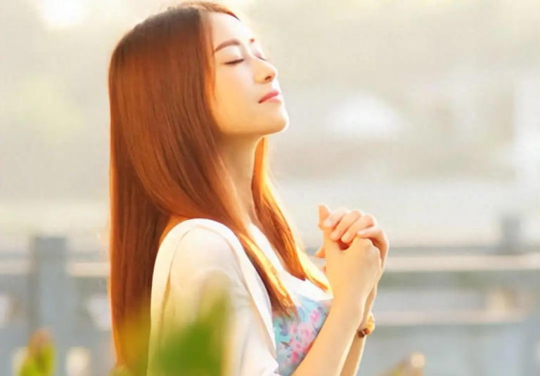 婚姻是很重要的一件事，选择一个人就是选择一种生活。 其实无论男女，选择另一半都很重要。俗话说，娶妻要娶贤，嫁夫要嫁德，这是真理。 要想婚姻和谐幸福，选择什么样的人就很重要了。 男人只有娶对妻子，才会过得幸福，娶错了人，也是注定没有好日子，一