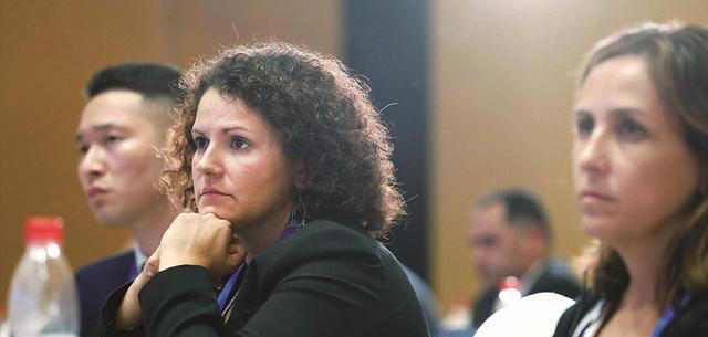 步行有哪些好处？每天走多少步为佳？研究发现，步数和年龄有关？