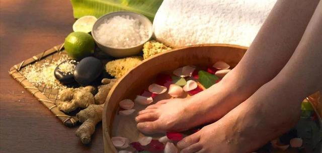 步行有哪些好处？每天走多少步为佳？研究发现，步数和年龄有关？