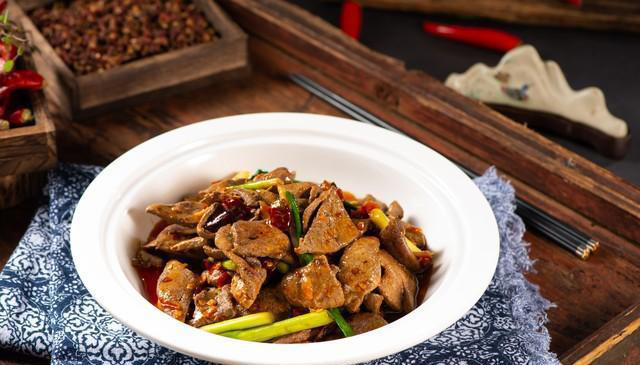 4种常见蔬菜正在伤害你的肝胃，医生劝告：男女老少最好别吃