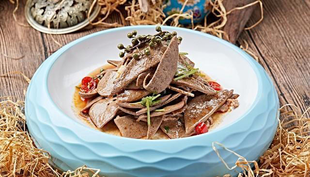 4种常见蔬菜正在伤害你的肝胃，医生劝告：男女老少最好别吃