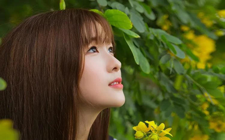 矜持的女人，会有的3种表现，一看便知