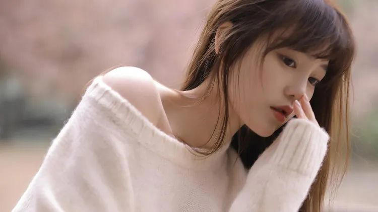 矜持的女人，会有的3种表现，一看便知