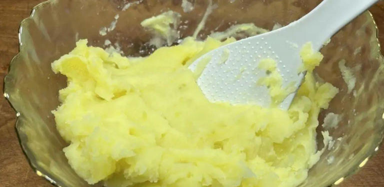 土豆饼这样做法太好吃了，香甜软糯又酥脆，出锅直流口水，真美味