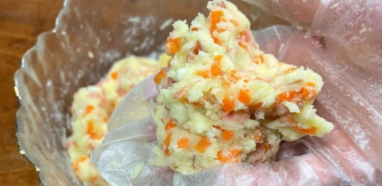 土豆饼这样做法太好吃了，香甜软糯又酥脆，出锅直流口水，真美味