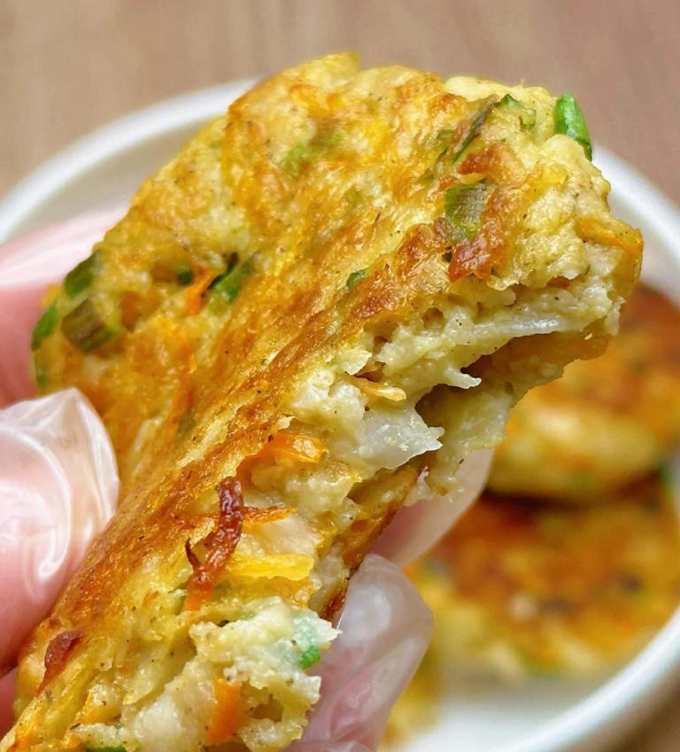 莲藕别总炒着吃，试试这样做，外酥里糯，做法简单，10分钟就搞定