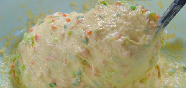 比包子油条还香的葱花饼，教你懒人做法，暄软咸香，营养又好吃