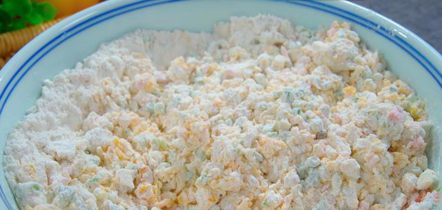 比包子油条还香的葱花饼，教你懒人做法，暄软咸香，营养又好吃