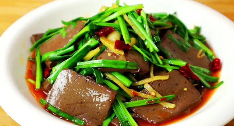 牛肉炒出嫩滑香，银耳清爽又养颜，5道家常菜吃出健康好心情