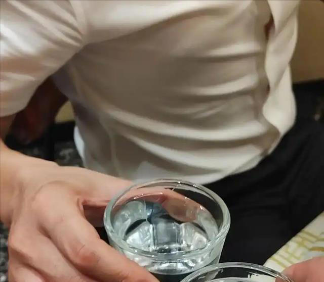 男性喝酒后，若频繁出现4种现象，说明已不适合喝酒，赶紧戒了吧