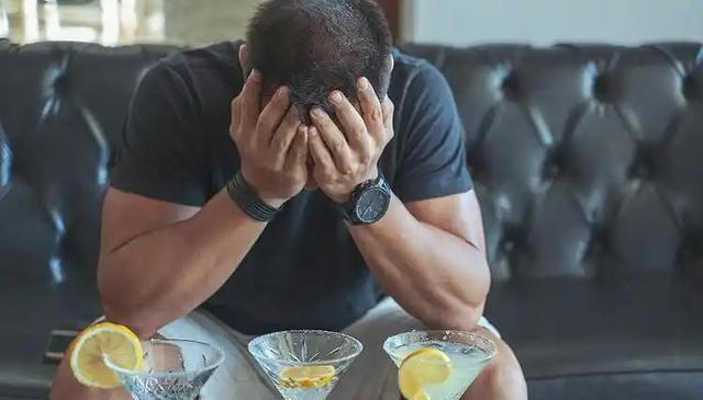 男性喝酒后，若频繁出现4种现象，说明已不适合喝酒，赶紧戒了吧