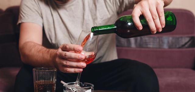 男性喝酒后，若频繁出现4种现象，说明已不适合喝酒，赶紧戒了吧