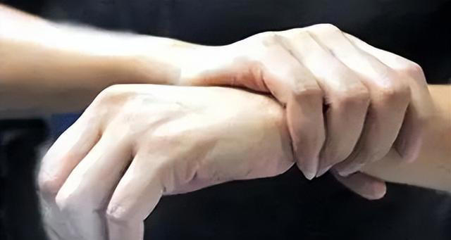 男性喝酒后，若频繁出现4种现象，说明已不适合喝酒，赶紧戒了吧