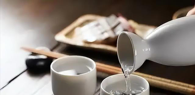 男性喝酒后，若频繁出现4种现象，说明已不适合喝酒，赶紧戒了吧