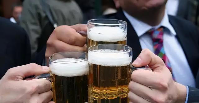 男性喝酒后，若频繁出现4种现象，说明已不适合喝酒，赶紧戒了吧