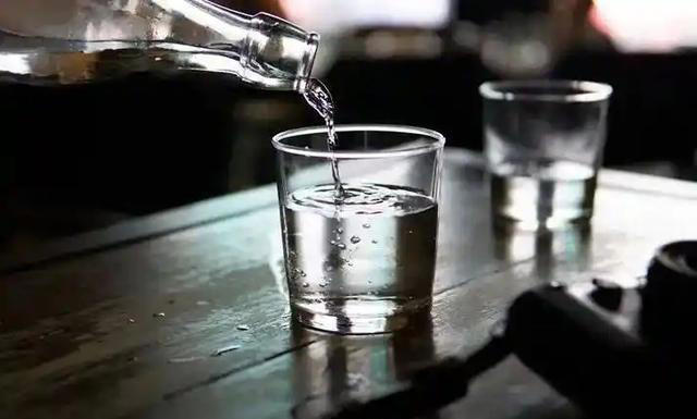 男性喝酒后，若频繁出现4种现象，说明已不适合喝酒，赶紧戒了吧