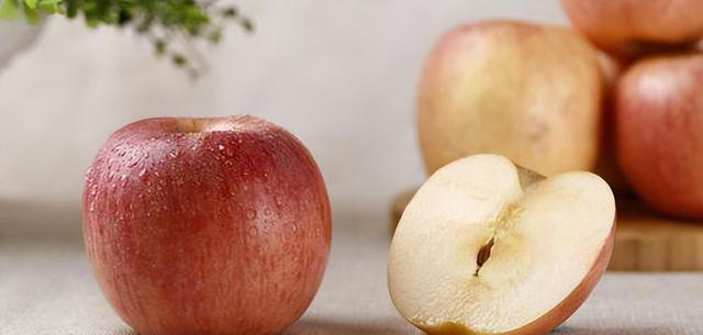 常吃桃，对肝脏是好是坏？医生：夏季，三种水果需少吃，或易伤肝