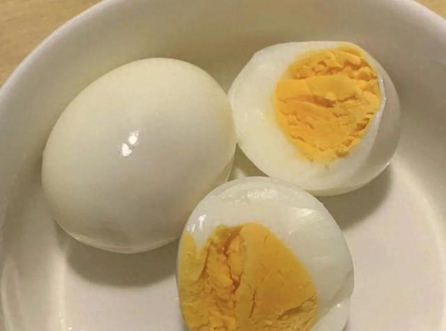 早上吃一个水煮鸡蛋，一段时间会有啥变化？建议：肝不好的来看看