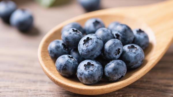 蓝莓立大功？医学研究表明：常吃蓝莓有助于改善这四种疾病