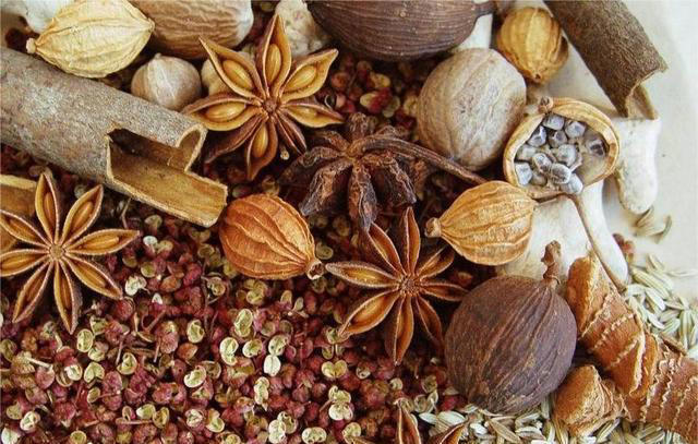 不管卤什么肉，这4味料一定要放，卤肉出锅十里飘香，肉越炖越香