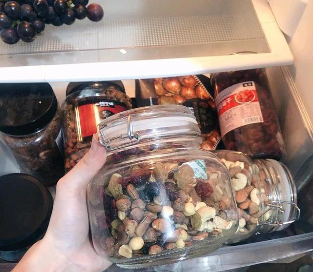 提醒大家：别往冰箱放这6样东西，越放越坏，起反作用。