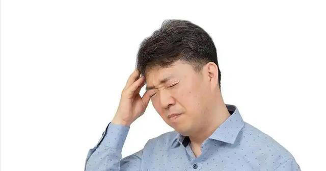 医生提醒：大脑开始萎缩时，通常会觉得有这几处不对劲，一定警惕