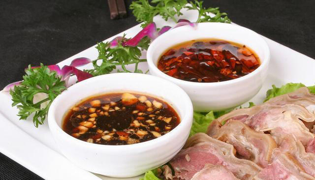 天热常吃凉拌菜，教你调万能凉拌汁，辣和不辣的都有，鲜香过瘾