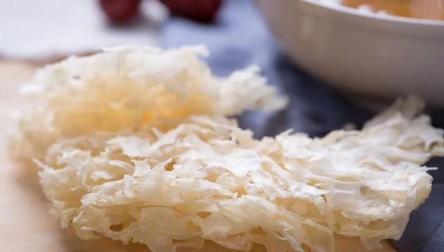 经常抽烟的人，多吃6种食物，肺可能会很“舒服”