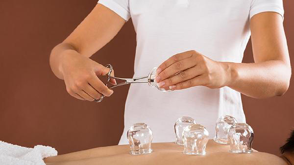 拔火罐吸出来的瘀血，是什么？是身体里的毒素吗？听听医生怎么说