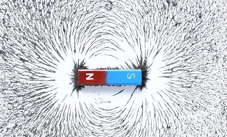 揭秘磁铁神秘力量：无形磁力如何穿越空间？