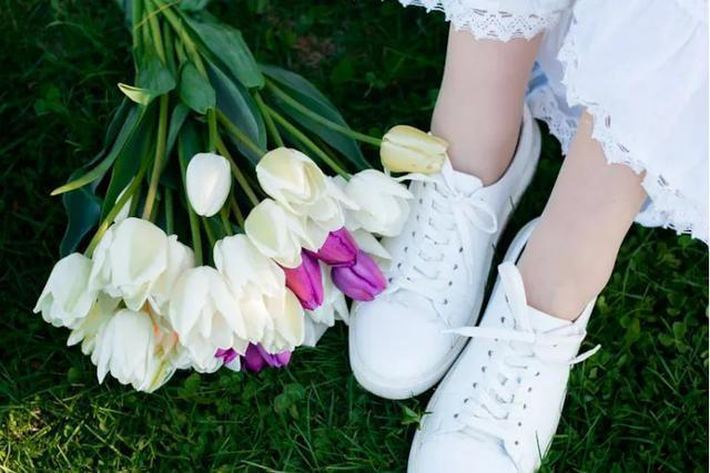 睡觉时突然腿抽筋，就是缺钙？错！还有这2个原因，别轻易忽视了