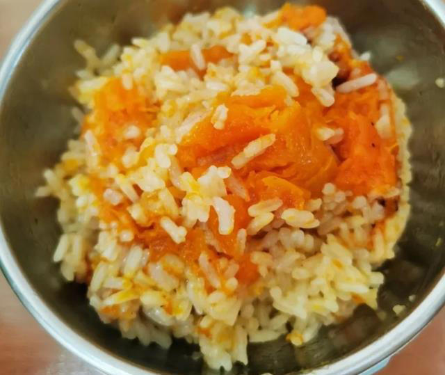 硒被称防癌之王，建议中老年：宁可不吃肉，也要多吃四样高硒食物