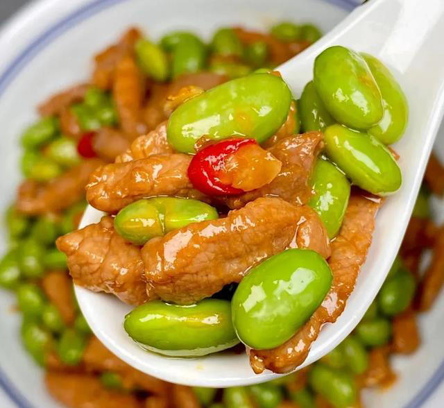 硒被称防癌之王，建议中老年：宁可不吃肉，也要多吃四样高硒食物