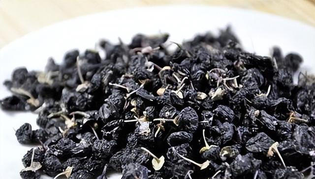 “花青素之王”不是蓝莓，而是它！要想皮肤好，多吃这7种食物