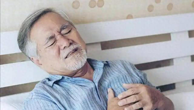 医生提醒心脏不好的人：要牢记睡觉2不要，饮食3不吃，日常4不做