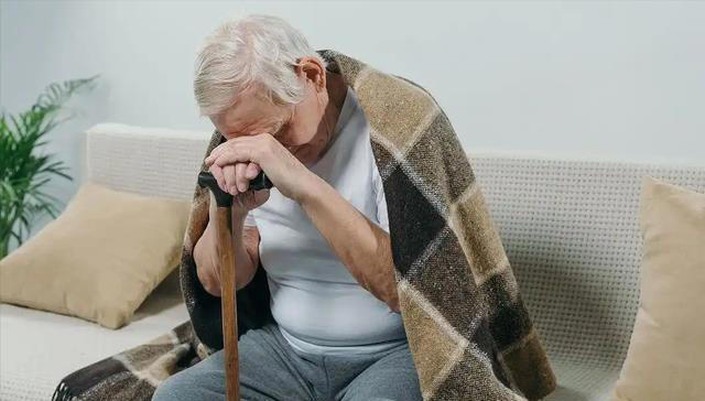 医生提醒心脏不好的人：要牢记睡觉2不要，饮食3不吃，日常4不做