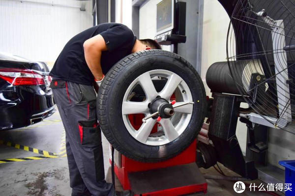 汽车的轮胎可以用多少年？修理工给你讲清楚：避免被4S店忽悠