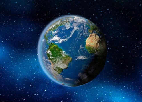 太空视角下的地球，到底有几种颜色？