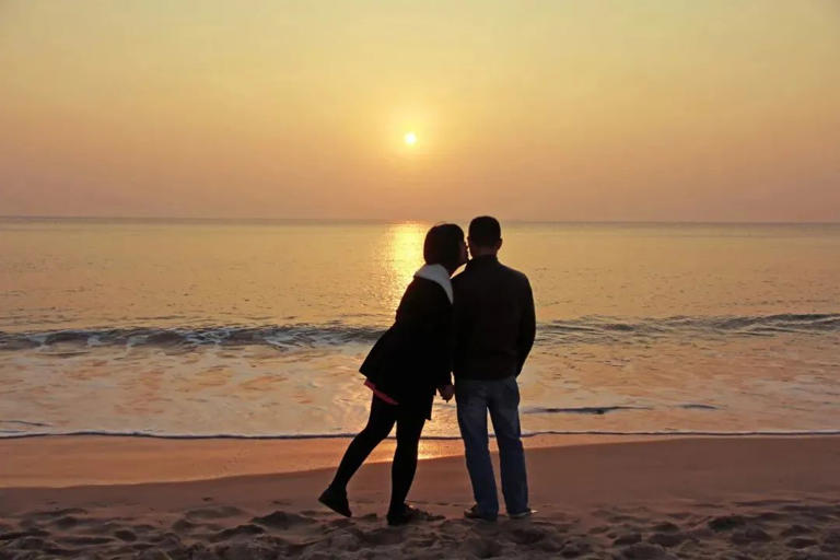 世上没有完美的婚姻，只有用心经营的幸福。 托尔斯泰说：  “夫妻关系是人生中最重要的关系之一，它决定了一个人的幸福和家庭的和谐。” 好的婚姻，是人生最宝贵的财富，选择一个合适的伴侣，决定了人生下半场的幸福程度。  而关于夫妻之间的最佳“年