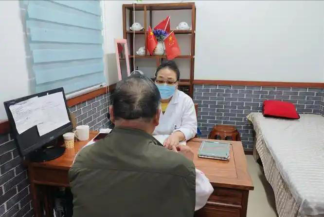 阿尔茨海默症患者增多，医生忠告：50岁以后最好摒弃4个坏习惯