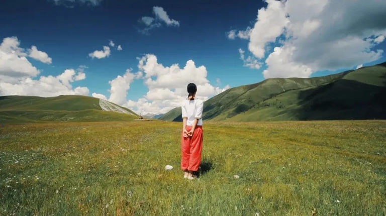 愿我们都能成为一个靠谱的人，成为一个让别人放心的人。 巴菲特说： “靠谱，是比聪明更重要的品质”。 现实中，你越靠谱，别人更愿意相信你，更愿意给你更多的机会。  当别人觉得你不靠谱，即使原本属于你的机会，对方也会再考虑。 当然，靠谱并不是